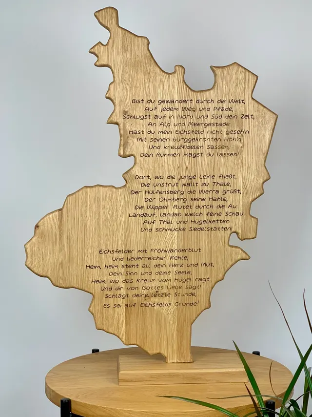 Eichsfeld-Relief mit graviertem Eichsfeldlied aus massiver Eiche