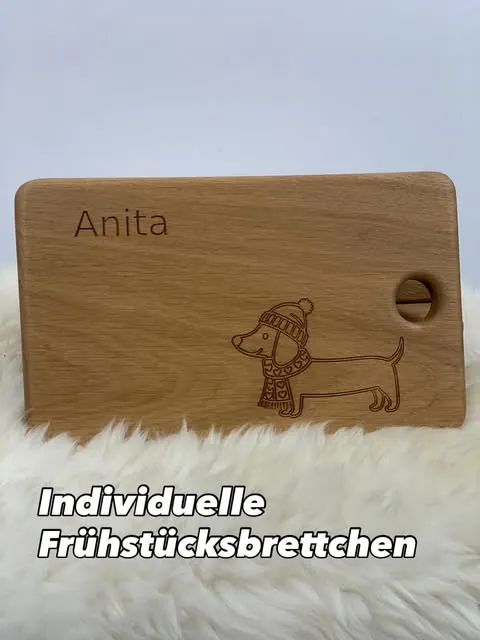 Individuelles Frühstücksbrettchen mit Namensgravur 'Anita' und Hundemotiv